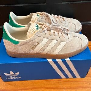 Adidas gazelle off white / green